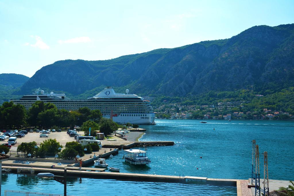Bmb Apartments Kotor Buitenkant foto